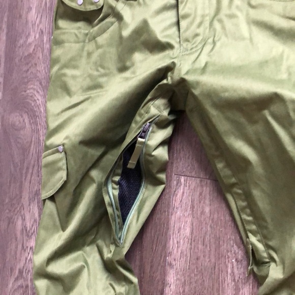 NWOT Burton green snowboard pants size XS - Picture 10 of 12